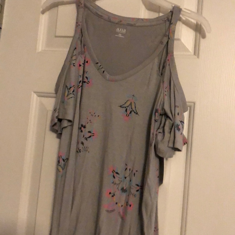 Heathered floral cold shoulder top